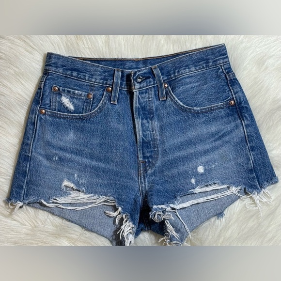 Levi’s Premium 501 Original Fit High Rise Shorts Medium Wash Distressed - Picture 2 of 8